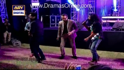 Mahira khan and team dancing on Shankar wanda re song