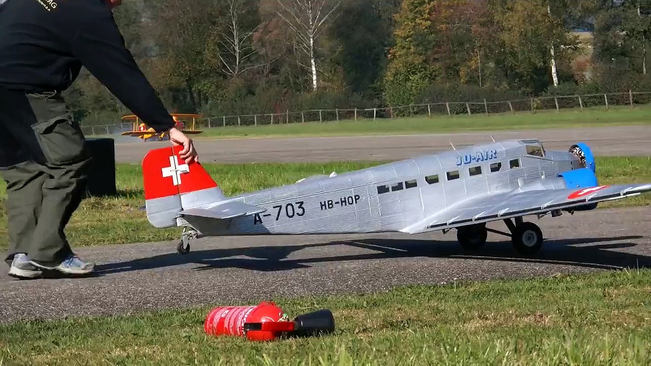 JUNKERS JU 52 ELECTRO RC SCALE MODEL AIRPLANE DEM FLIGHT / RC Airshow Hausen am Albis 2015