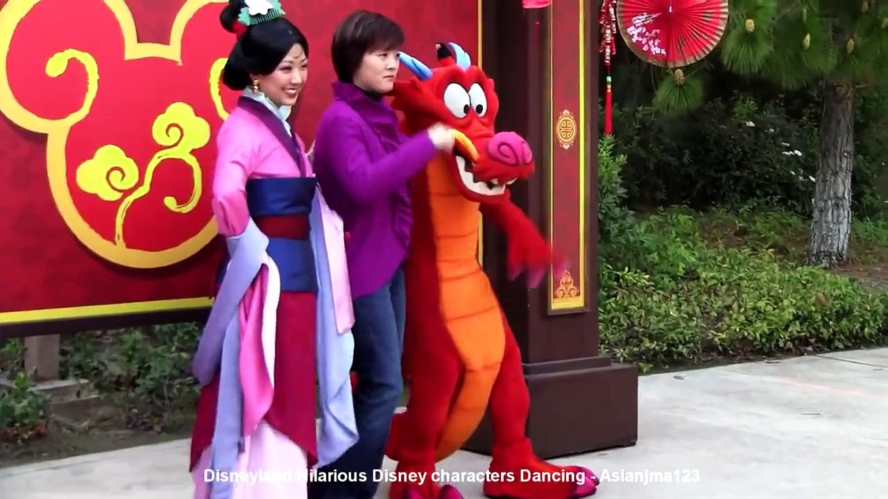 crazy. Funny Disney Characters Dancing - Disneyland - Chip n Dales Mulan