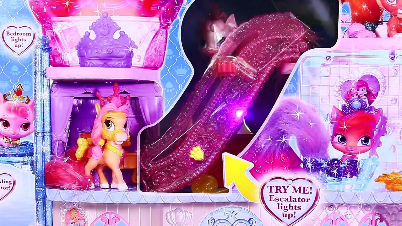 NEW Palace Pets Magical Lights Pawlace 2015 Castle Pet House & Disney Princess Puppy & Kit