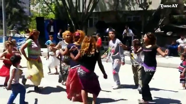 Çek Arabayi Çek Çek Çek