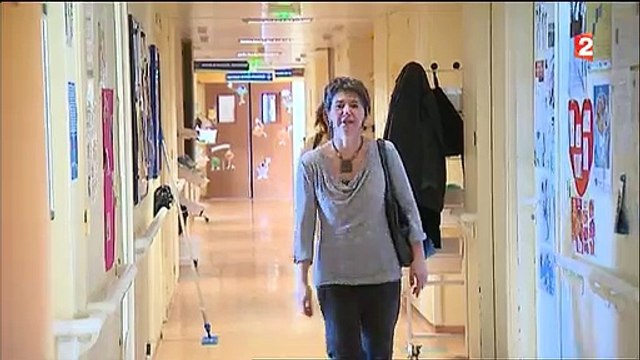 Des salariés offrent à leur collègue des RTT pour s'occuper de son fils gravement malade - Regardez