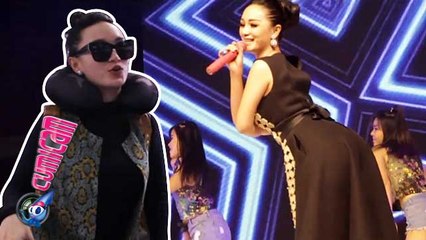 Goyang Itik Zaskia "Guncang" Hong Kong - Cumicam 01 Januari 2016