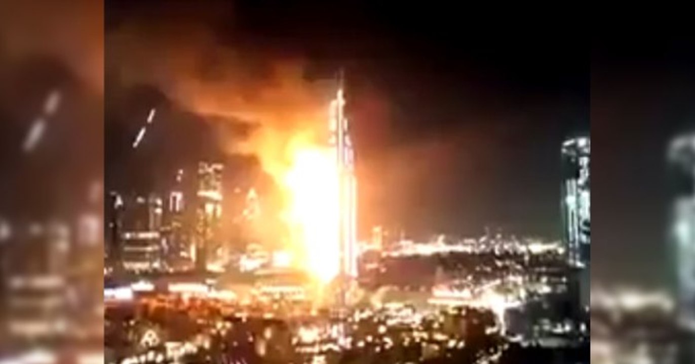 Fire In Dubai Address Hotel | The Address Downtown 2016 حريق فندق في دبي راس السنه