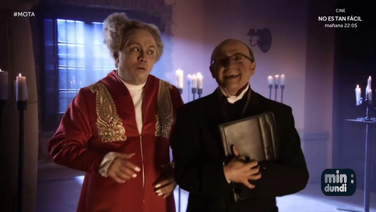 Ministro Montoro visita a Drácula para chuparle la sangre - José Mota Especial Fin de Año 2015