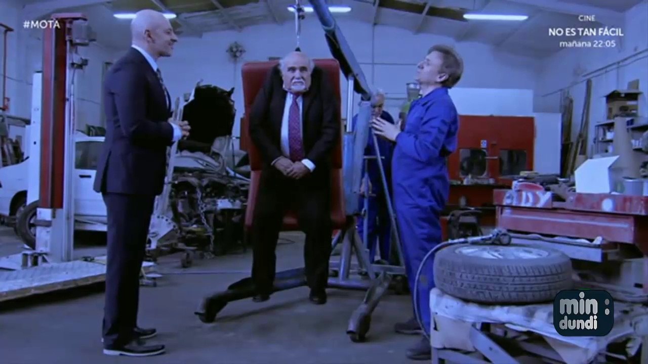 COMO DESPEGAR A UN POLÍTICO DEL ESCAÑO - JOSE MOTA FIN DE AÑO 2015