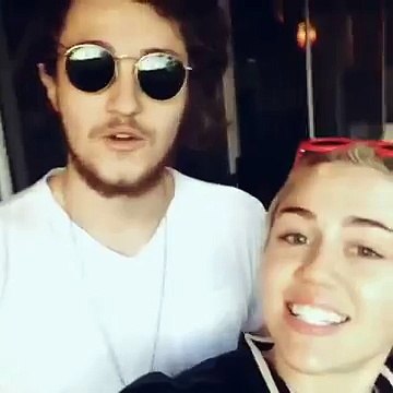Miley Cyrus – Ice Bucket Challenge