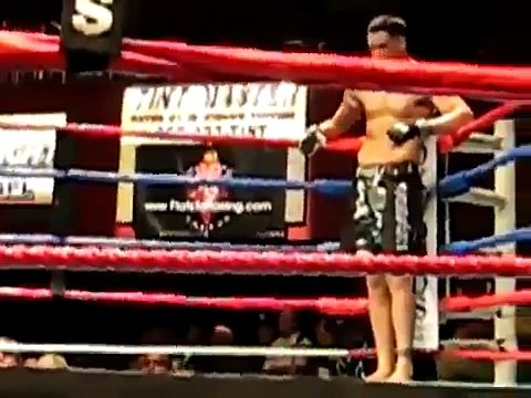 Jon Jones in early fight destroys his opponent in just 14 seconds!