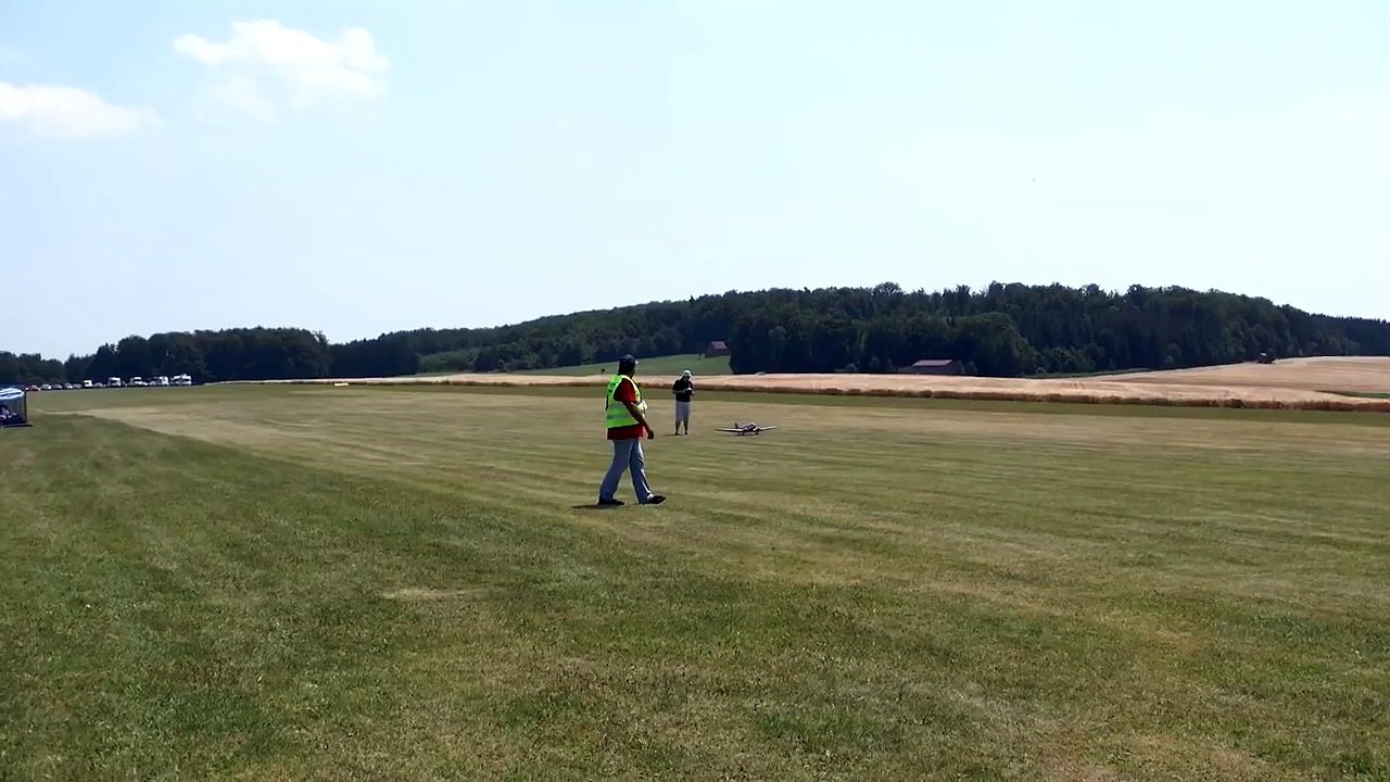 DOUGLAS DC 3 RC EPO MODEL AIRPLANE DEMO FLIGHT / RC Airshow Airliner Meeting Germany 2015