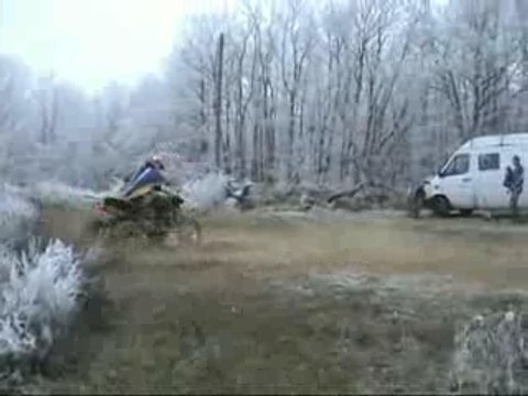 Quad 400 KFX sur terrain