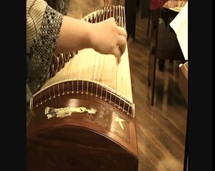 Guzheng Solo -  Colorful Cloud Chasing the Moon  古箏 彩雲追月