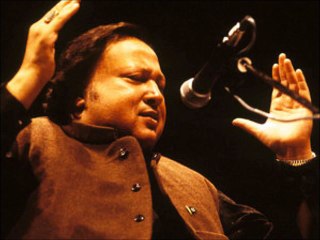 HD Ustad Nusrat Fateh Ali Khan - Dost kya khoob wafaon ka Sila Dete Hain ( HD Funmania )