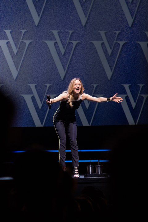 De Céline Dion à Danse avec les Stars en passant par les Enfoirés, Véronic DiCaire dit tout