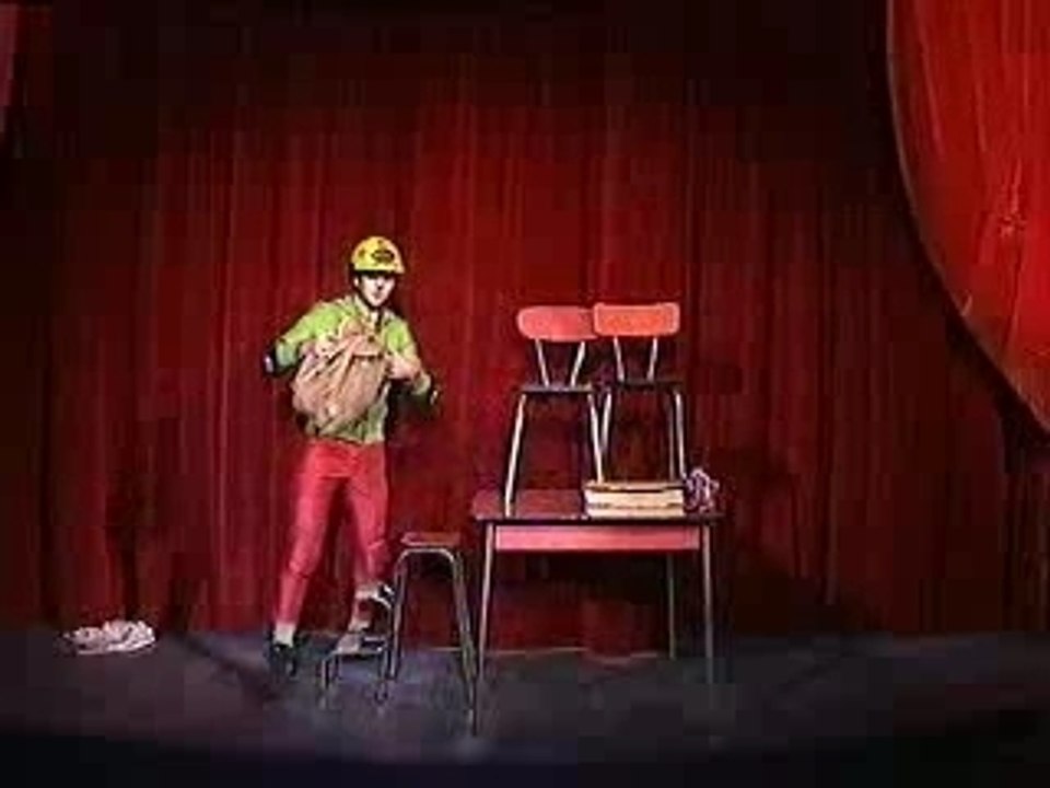 Pouf le cascadeur - l'amoncellement