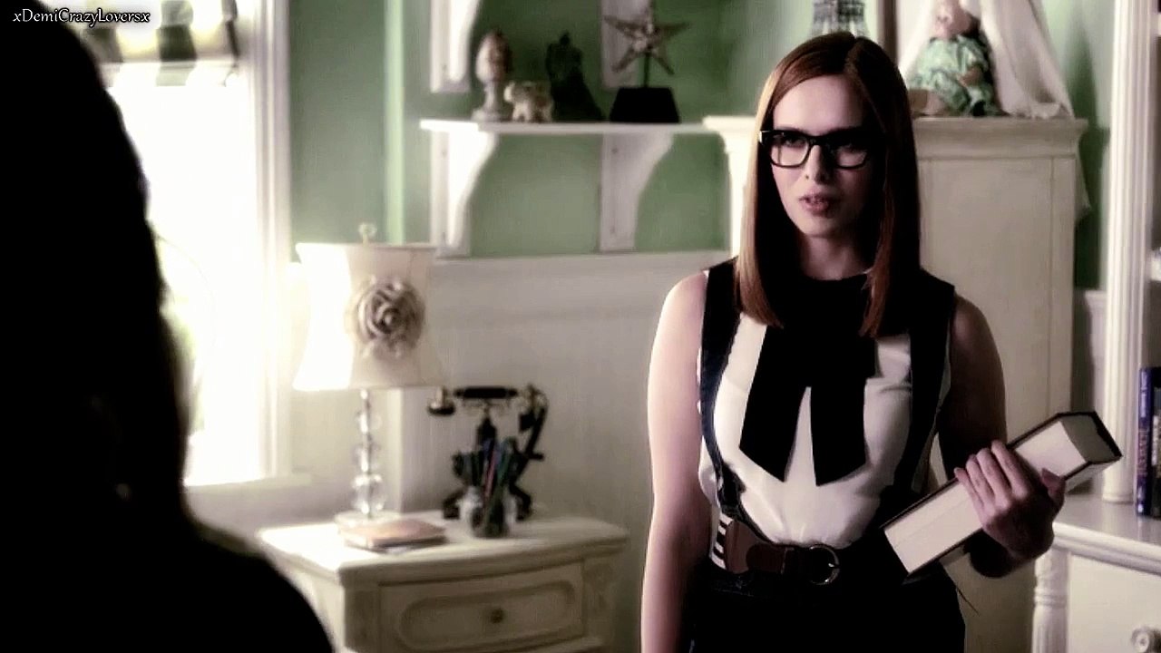 Pretty Little Liars - Janel Parrishs Favorite Mona Moments