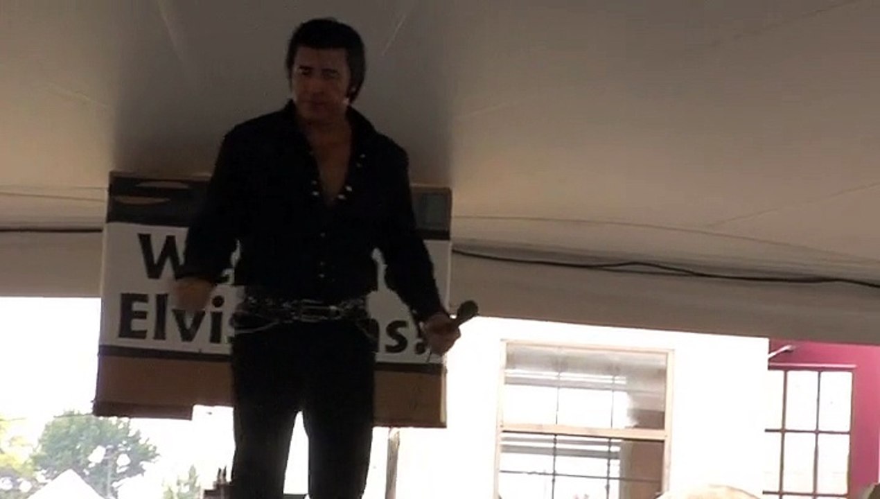 Lou Jordan sings 'Polk Salad Annie'  Elvis Week 2007