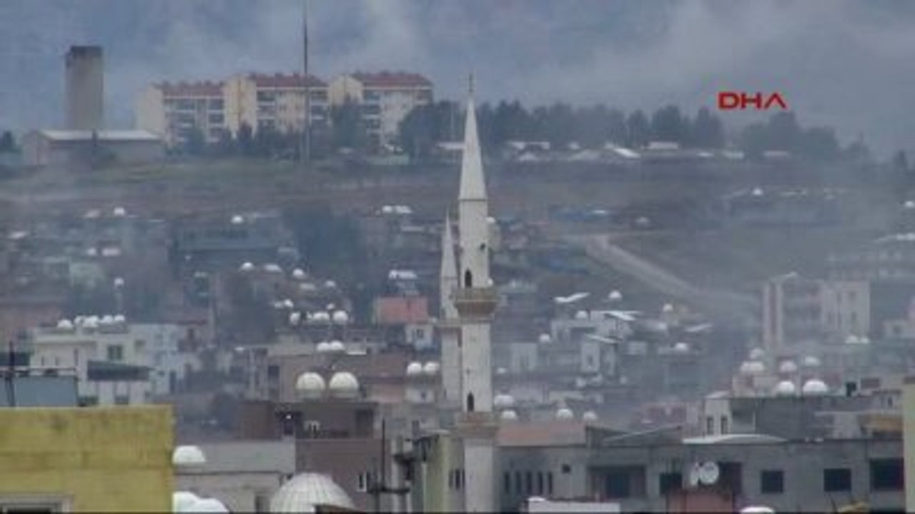 Cizre Çatışmaların Sürdüğü Cizre'den Vatandaşlar Kaçıyor