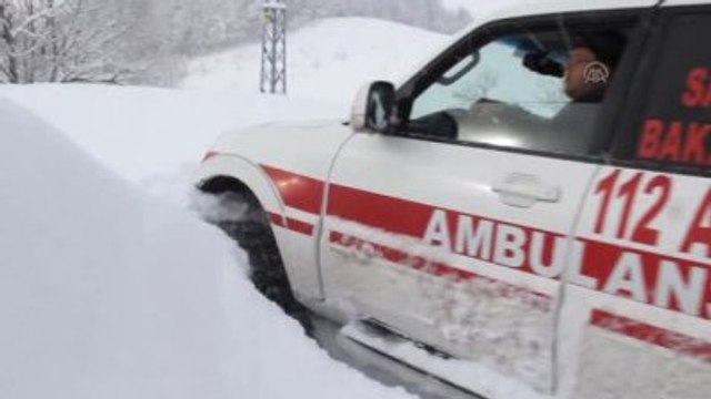 Koah Hastası, Paletli Kar Ambulansıyla Hastaneye Ulaştırıldı