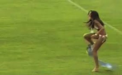 17 Craziest Field Crashers!!!