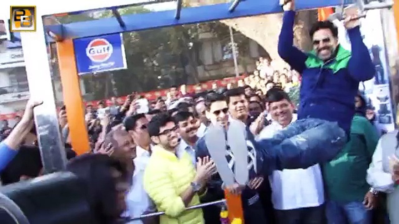 Bigg Boss 9 Double Trouble   Akshay Kumar with AIRLIFT on Salman Khan s SHOW