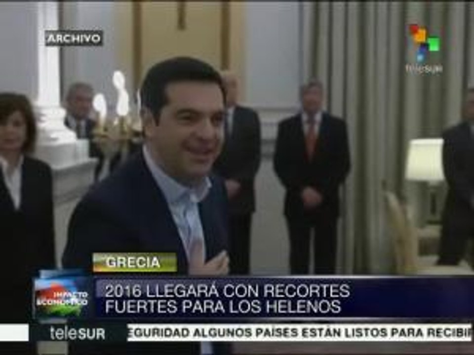 Grecia cederá ante presiones de la Troika y recortará presupuestos