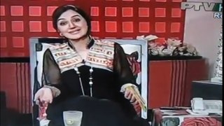 Ayesha Sana Blasts on a Caller in Live Show