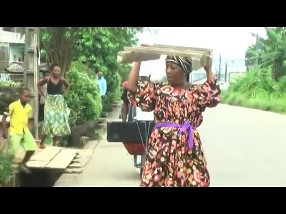 Les aventures de Monica - L'eglise du voisin