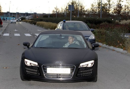 James Rodriguez arrives at Real Madrid City with the police in hot pursuit - La Policía persiguio a James a 200 km/h