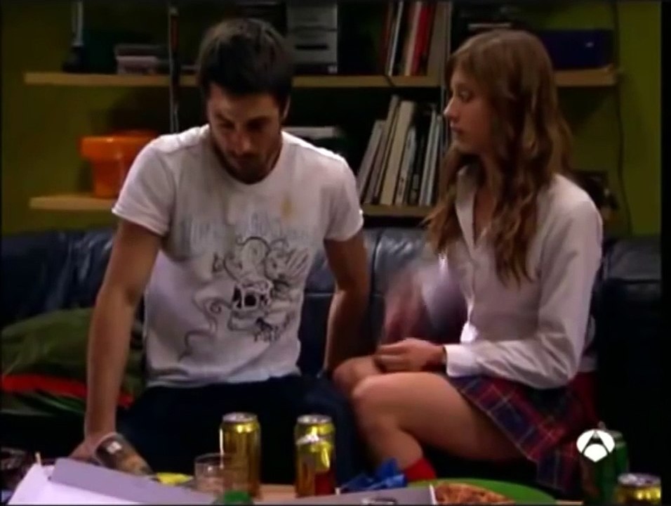 Liseli Kıza ZORLA TACİZ VE ÖPÜŞME SAHNESİ!!!