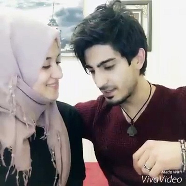 Ben Sende Tutuklu Kaldım-Ben, yalnız sana şiir yazar okurum. Sense yalnız bana şarkı söylersin