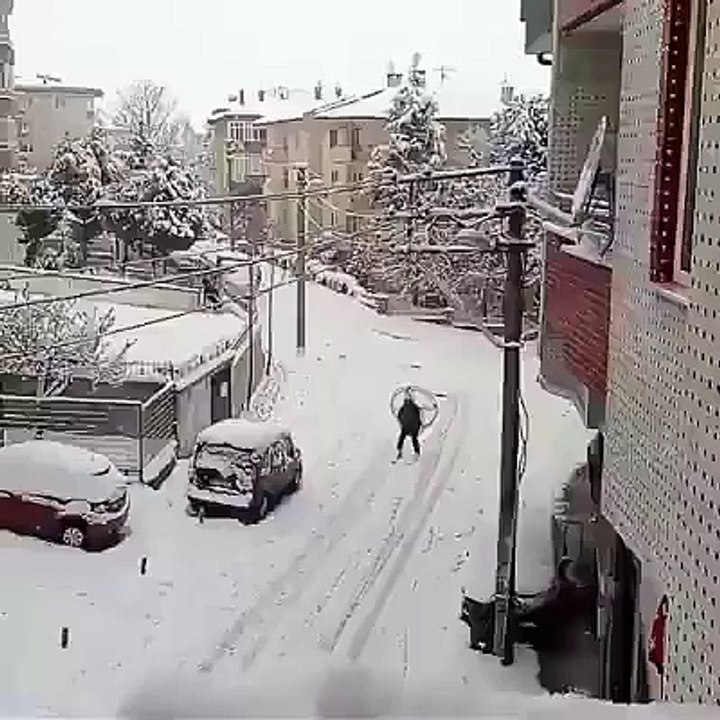 Ülkemizden kış manzaraları-mahallede bir garip kayak hikayesi Bursa / Beşevler