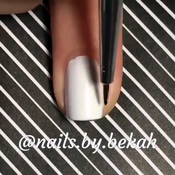 Tutorial for my freehand plaid nails !!!