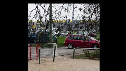 Valence: vidéo amateur de l'attaque devant la grande mosquée