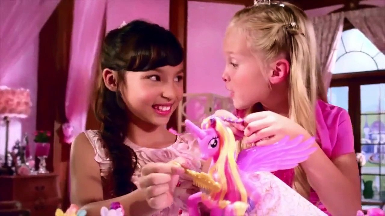 MLP: Friendship is Magic Toys My Little Pony Canterlot Wedding Toy & Playset!