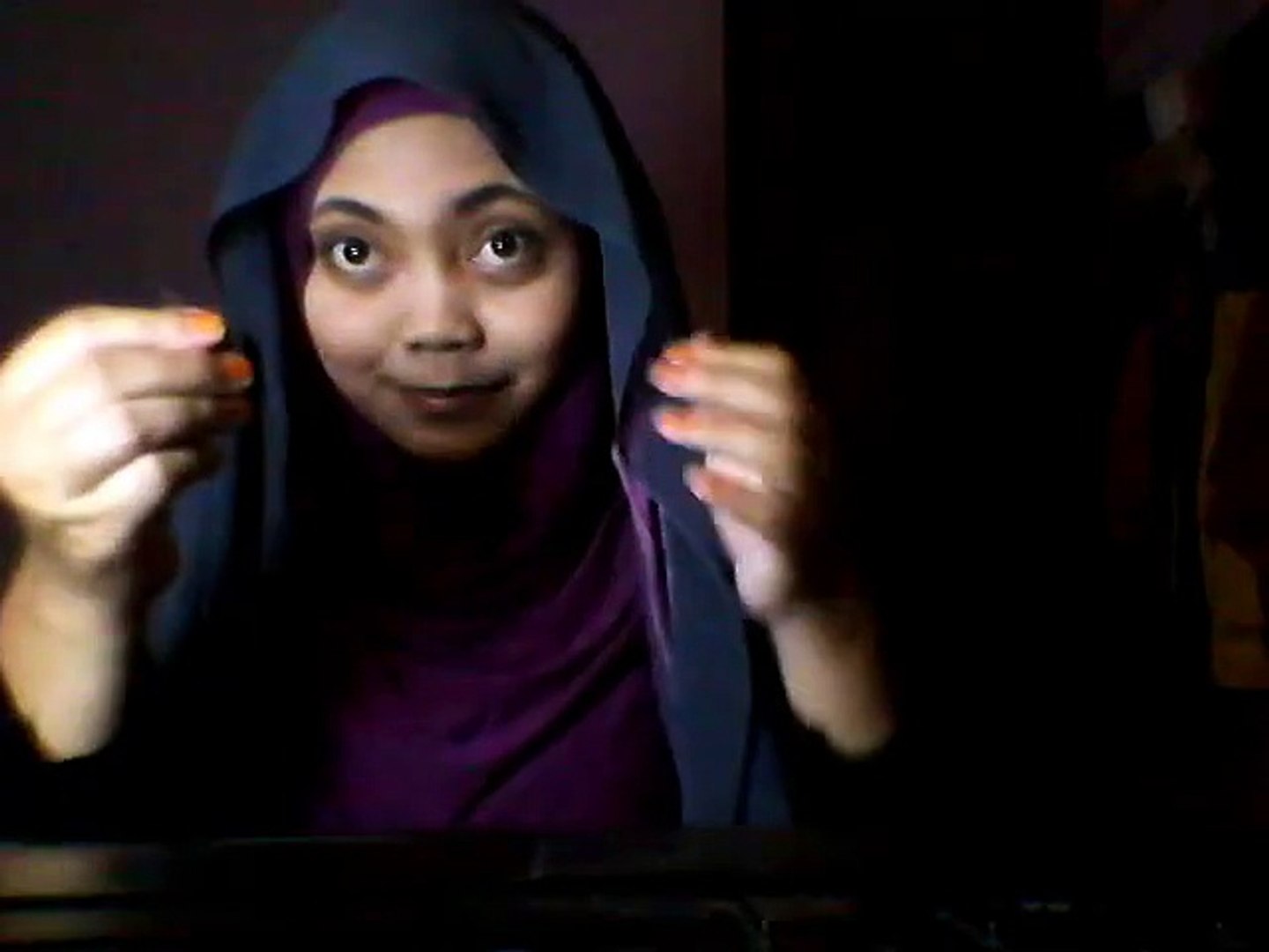 How To Wear Hijab Style Pashmina l Video Cara Memakai Jilbab Pashmina Kepang