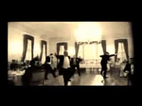 çok sevdiği sarı zeybek ile dünyaya hasta yatağından bile meydan okuyan yegane lider o Mustafa Kemal Atatürk izleyelim Arkadaşlar.