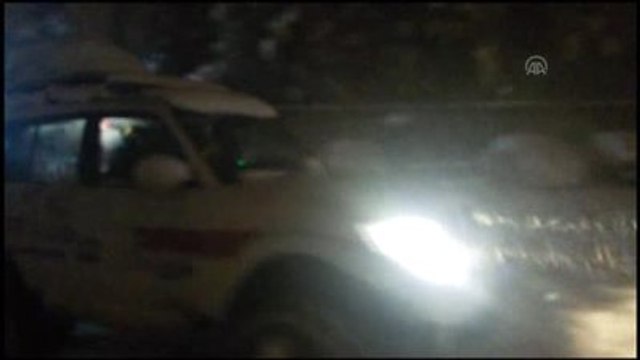 Hamile Kadını Hastaneye Paletli Ambulansla Yetiştirdiler