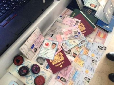 Fatih'te Sahte Pasaport ve Çeşitli Belgeler Basan Suriyeli Gözaltına Alındı