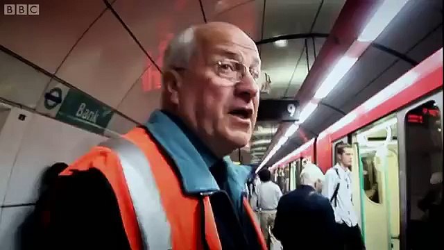 Cross London Race! Stig Vs Clarkson Vs Hammond Vs May Top Gear Series 10 BBC