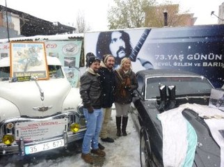 Barış Manço 73. Yaş Gününde Klasik Otomobili ve Eşyalarıyla Anıldı