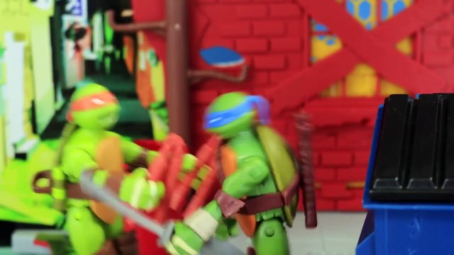 Ninja Turtles Raph Gets Oozed by the Mikey TMNT Ooze Suit and Donnie Cleans Up the Mutagen Ooze