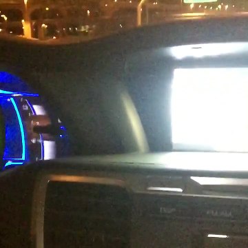 SABAN SAULIC - sam za stolom jedan covek sedi ❤️❤️❤️❤️❤️❤️❤️❤️❤️❤️❤️❤️❤️❤️❤️❤️