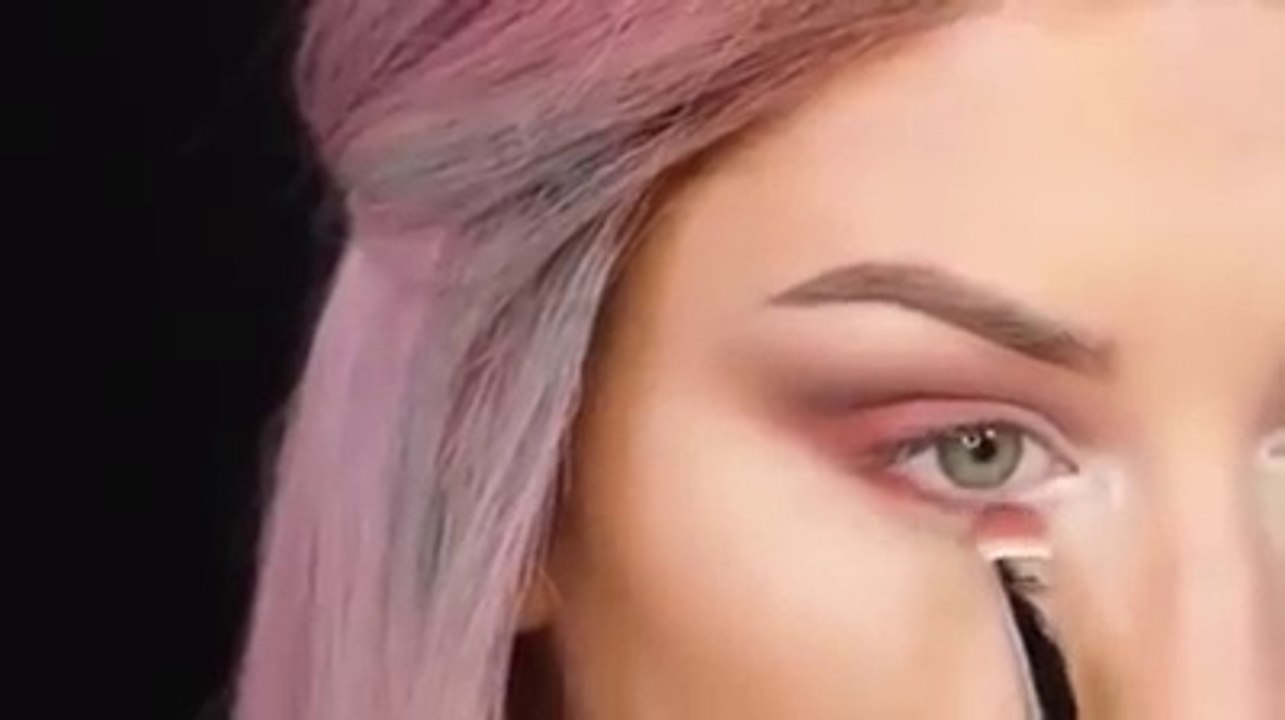 Bold Fall Eyes and Lips Makeup Look new