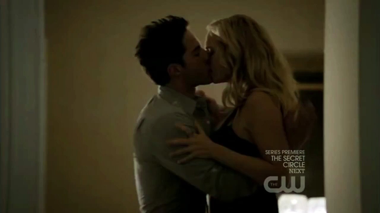 Holly Buzz Tyler and Caroline Sexx Scene (3x01 - The Birthday, Part 34)