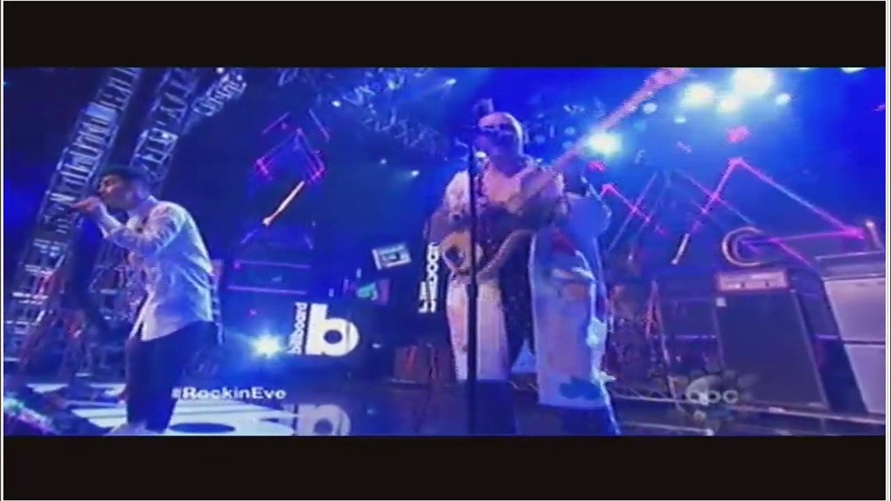 DNCE - TOOTHBRUSH - 01/01/2016