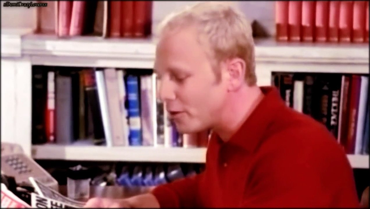 Ian Ziering as Steve in Beverly Hills 90210! (Season 10)