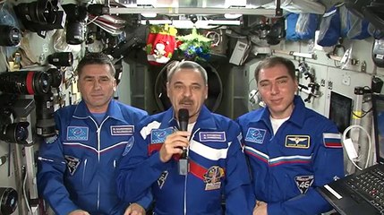 Поздравление с Новым годом с МКС