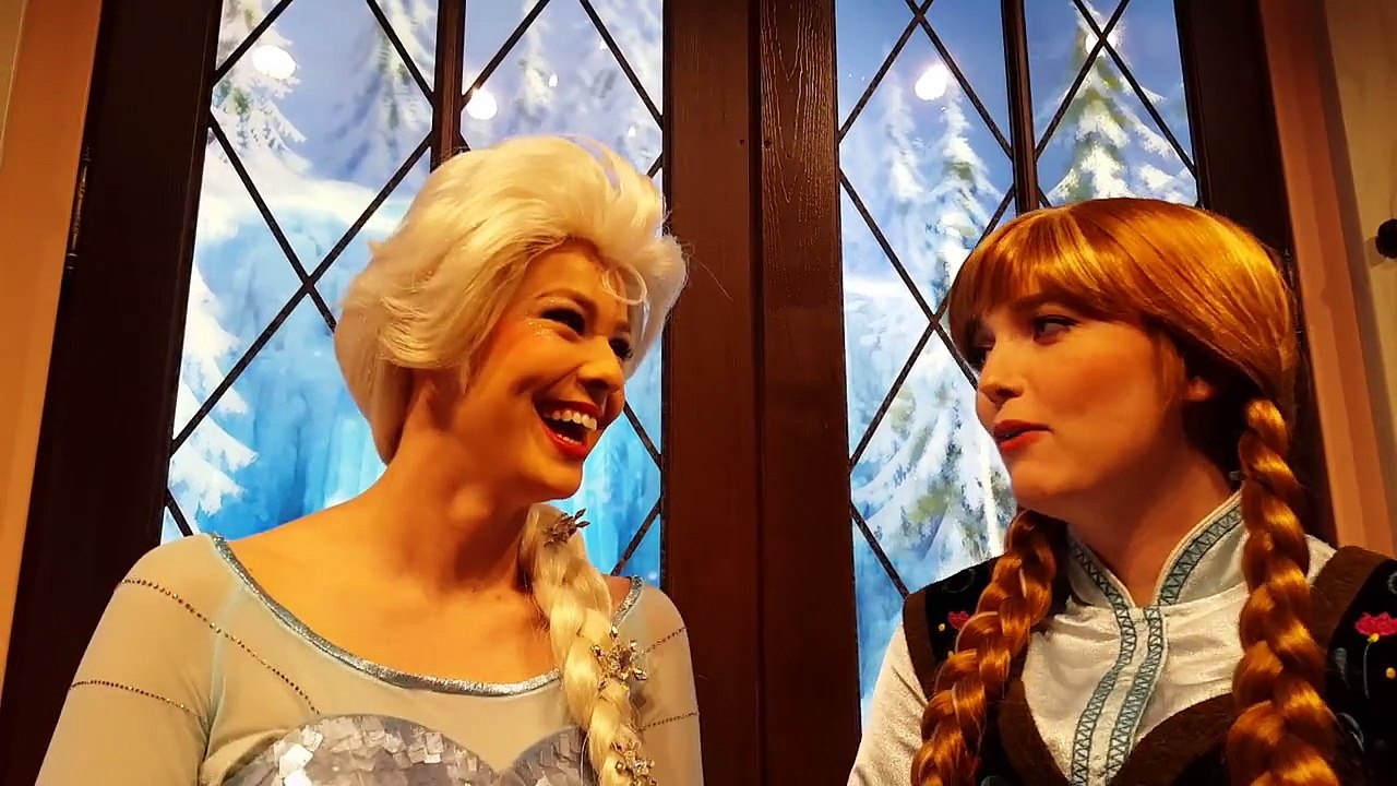ANNA & ELSA WANT A HUSKY DOG  DISNEYLAND CA!