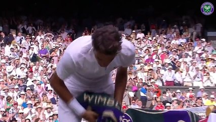 Andy Murray congratulates flawless Federer