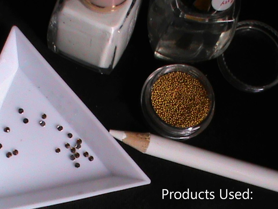 Hanging by a thread of gold nail art tutorial